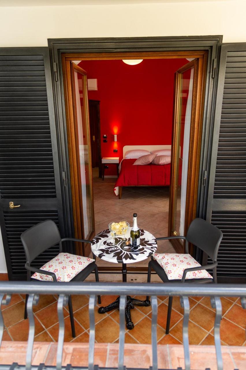 Ohana Bed And Breakfast Castellammare di Stabia Ngoại thất bức ảnh