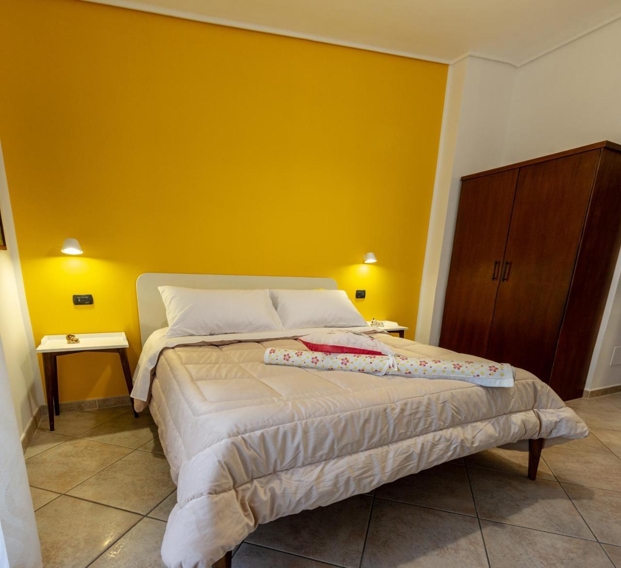 Ohana Bed And Breakfast Castellammare di Stabia Ngoại thất bức ảnh
